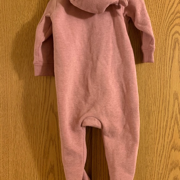 Baby GAP logo one piece with feet and hood - Picture 2 of 2